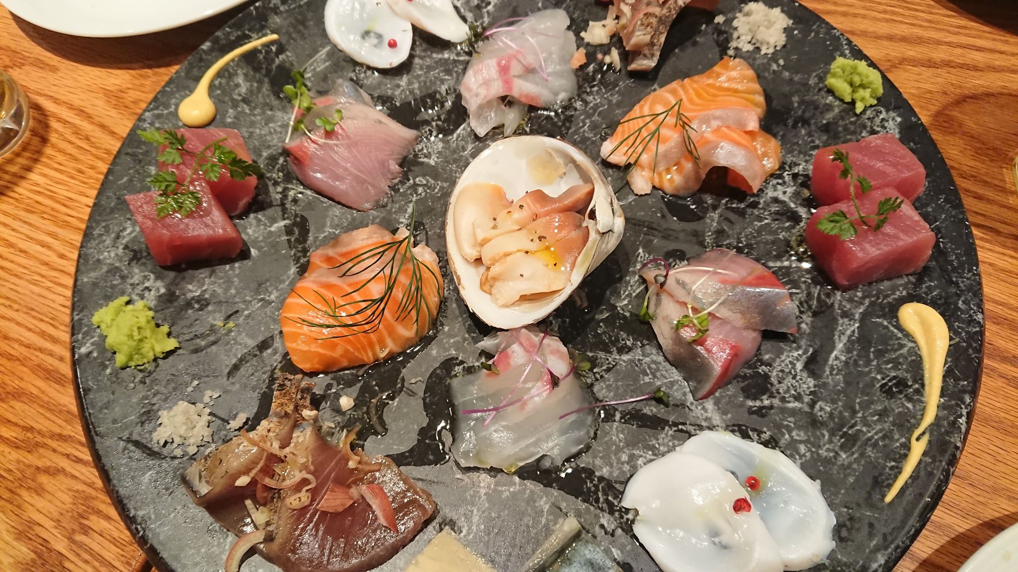 タヴェルナウオキン　カルパッチョ