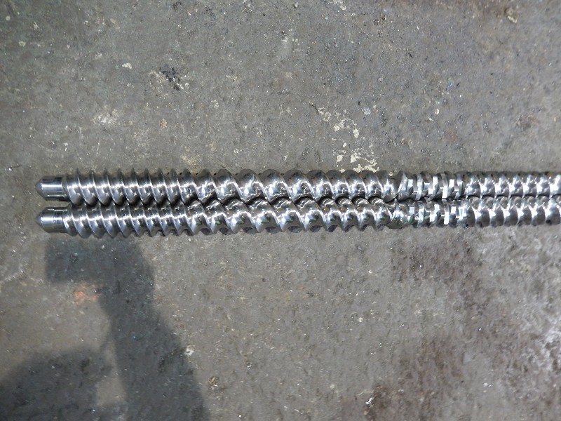 二軸スクリュー