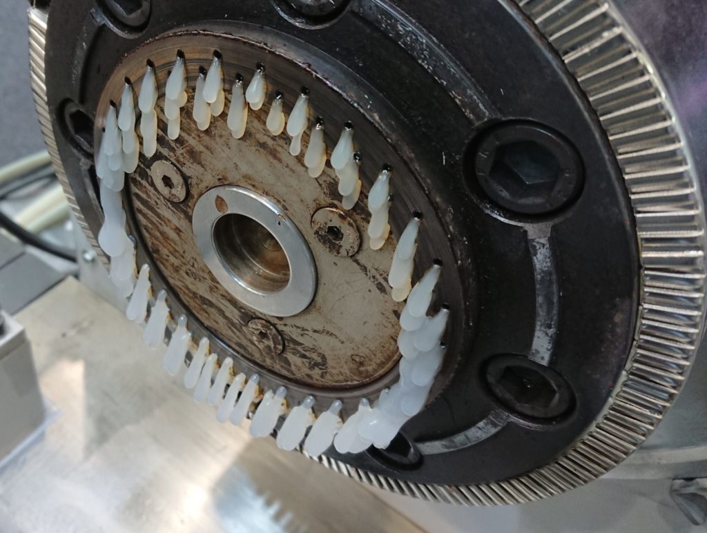 ダイスから出てきた樹脂