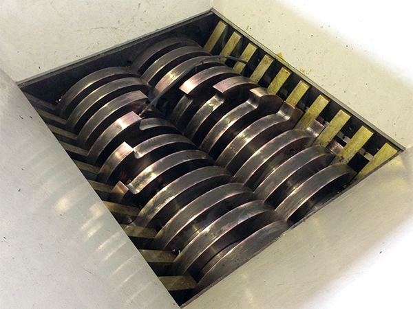 負荷を検知して自動で正逆運動